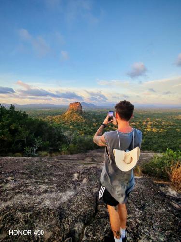 WhatsApp-Image-2025-11-12-at-19.10.41 (1)